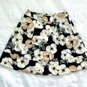 White House, Black Market Floral Flare Skirt Sz 0
